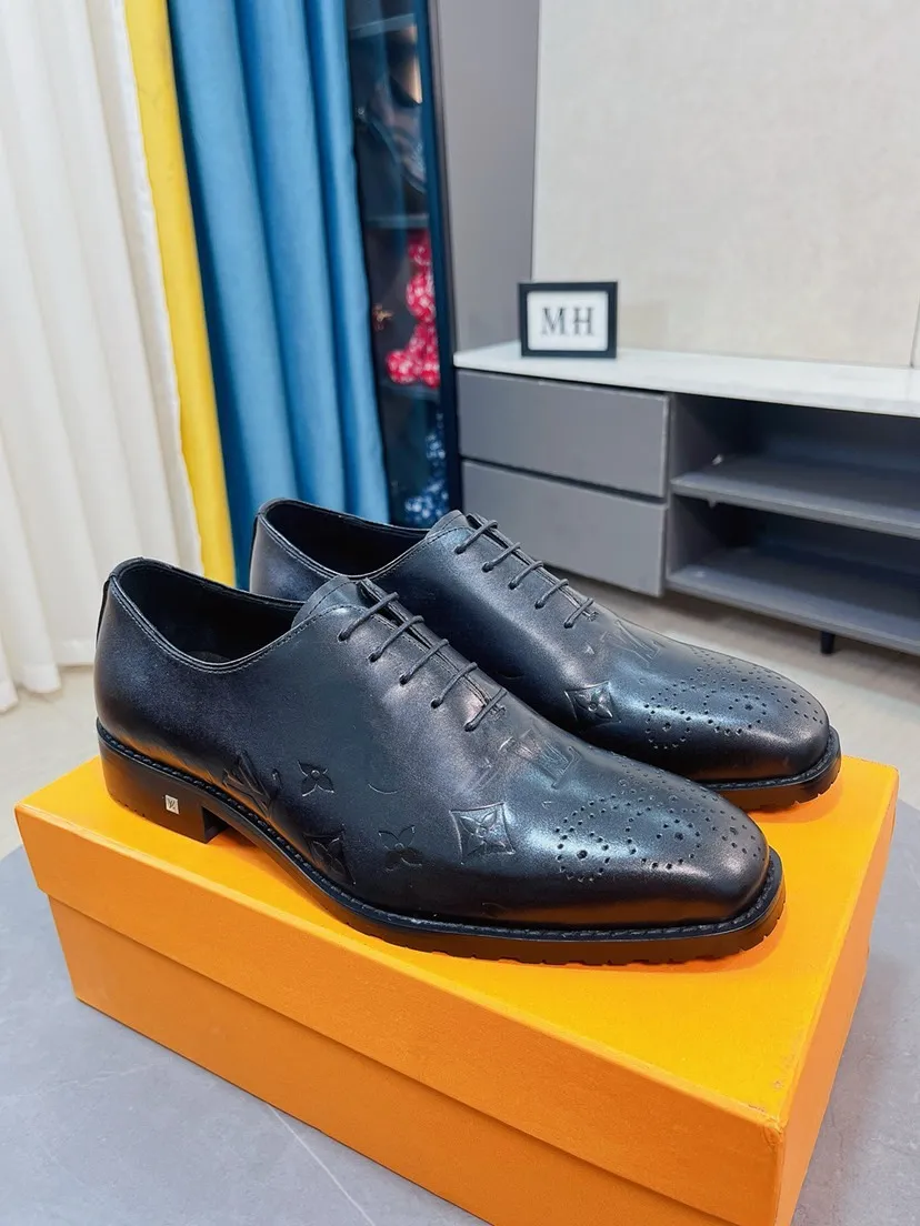 Men's Men's Shoes 💰480🌹🌹《Lv》The latest and most popular casual business leather shoes, top brands [Seduce] Luxury ~ Purchasing, [Strong] The uppers are made of imported patent leather with printed original material ➕ Genuine leather lining (•) fine workmanship. The original stylish and stylish soft rubber wear-resistant and non-slip outsole is light and comfortable on the feet. The real thing looks better in real life. 38-44, 45 can be customized.